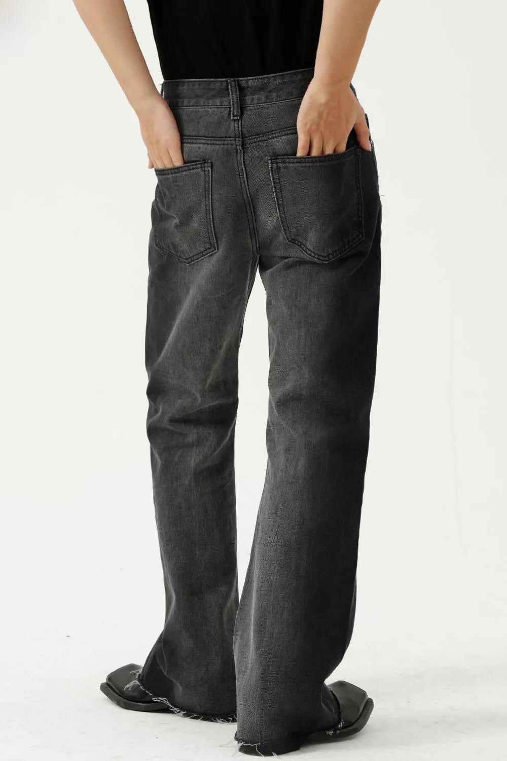 Frayed Hem Jeans with Pockets